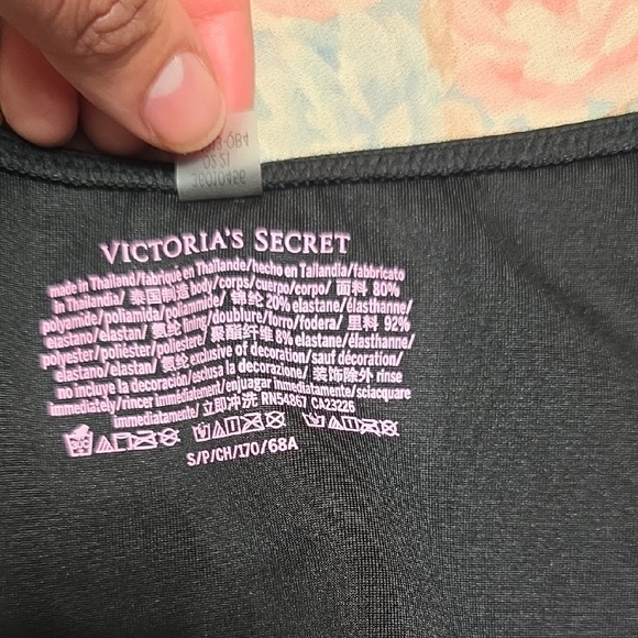 Victoria's Secret Black V-Accent Bikini - Picture 2 of 11